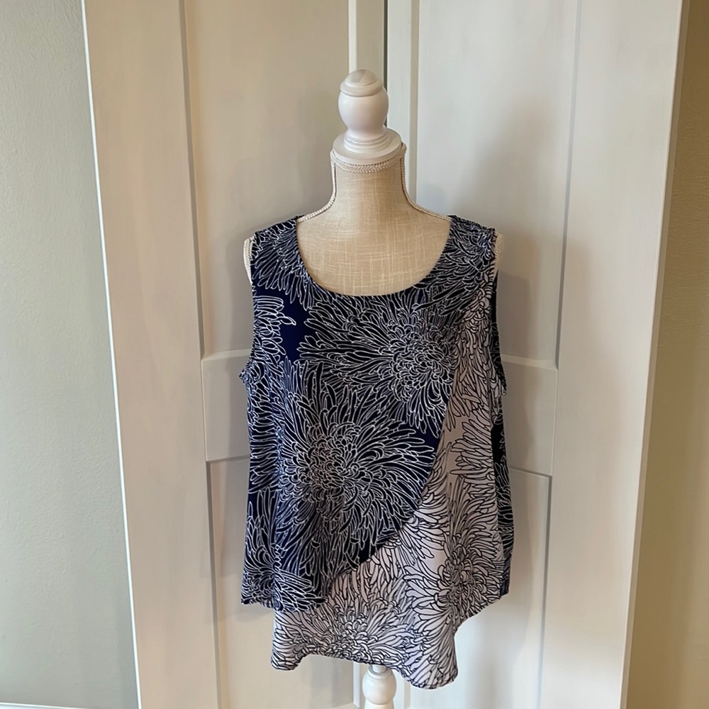 Liz Claiborne Top Beautiful Coloring and Design